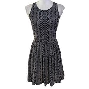 Joie Size XS Bernadine 100% Silk Dress Pleated Ikat Print Grey Black